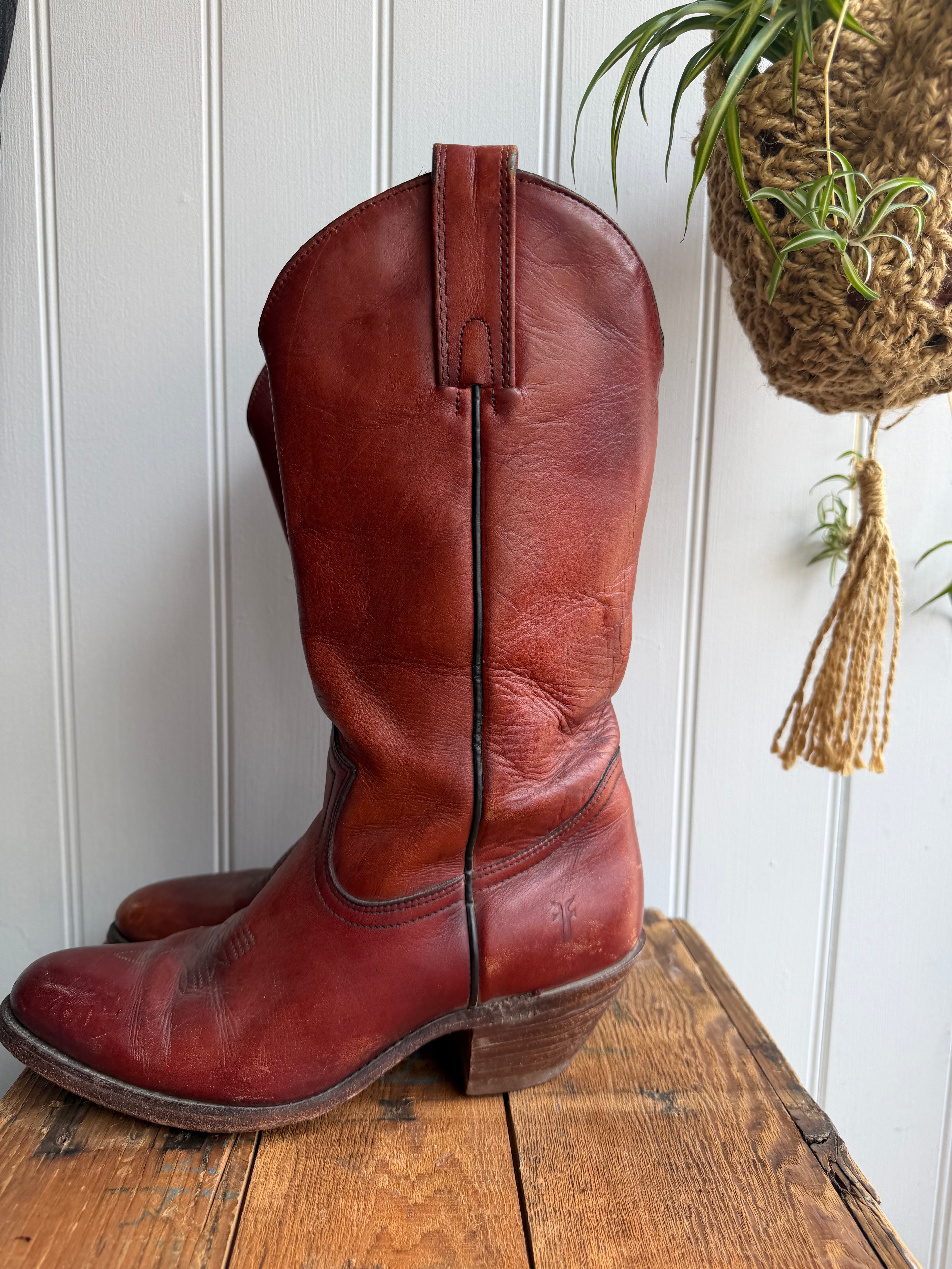 Vintage FRYE 2356 Billy boots crafted from Oxblood red leather