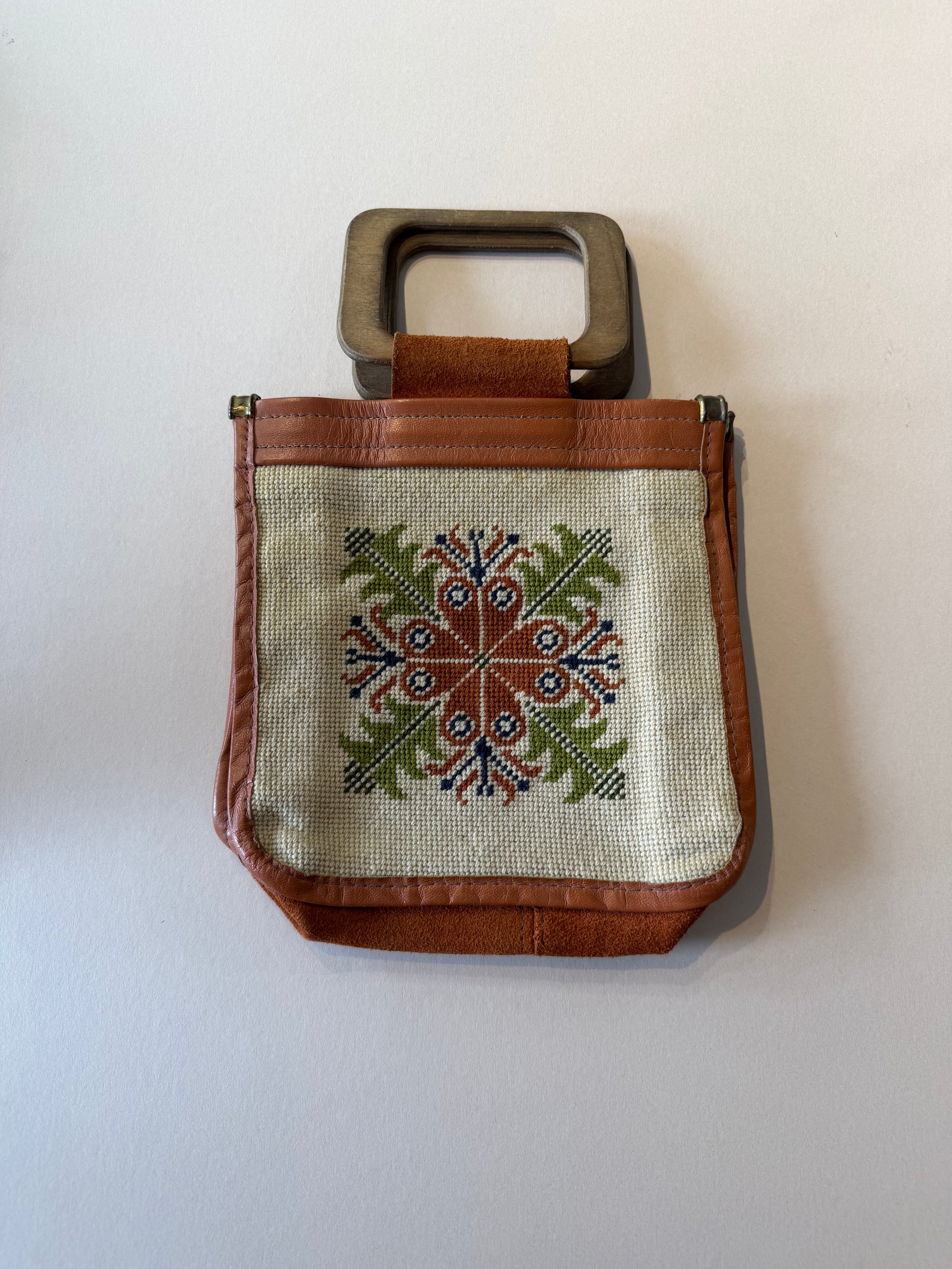 1960s-1970s Vintage Palestinian tatreez genuine leather handbag